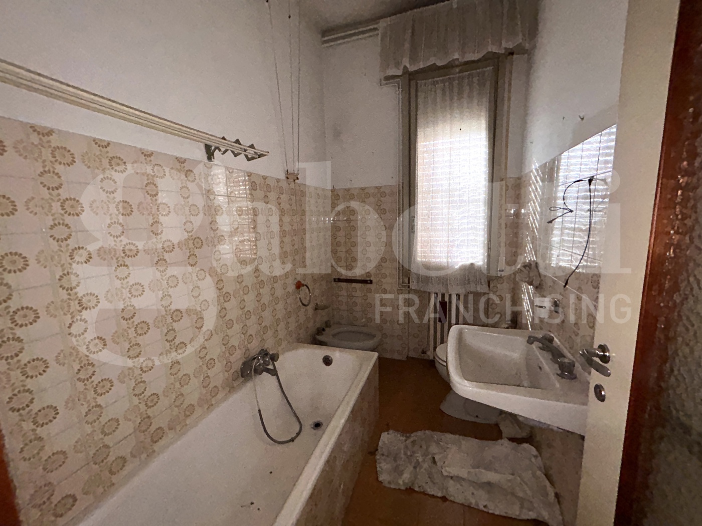 Quadrilocale da ristrutturare a Scaldasole