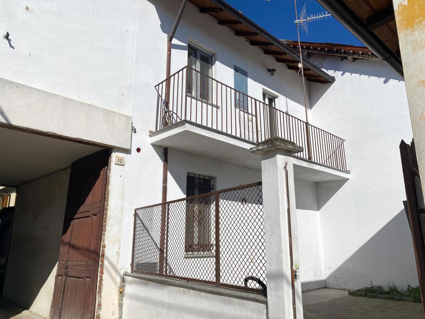 Casa indipendente con giardino a Garlasco