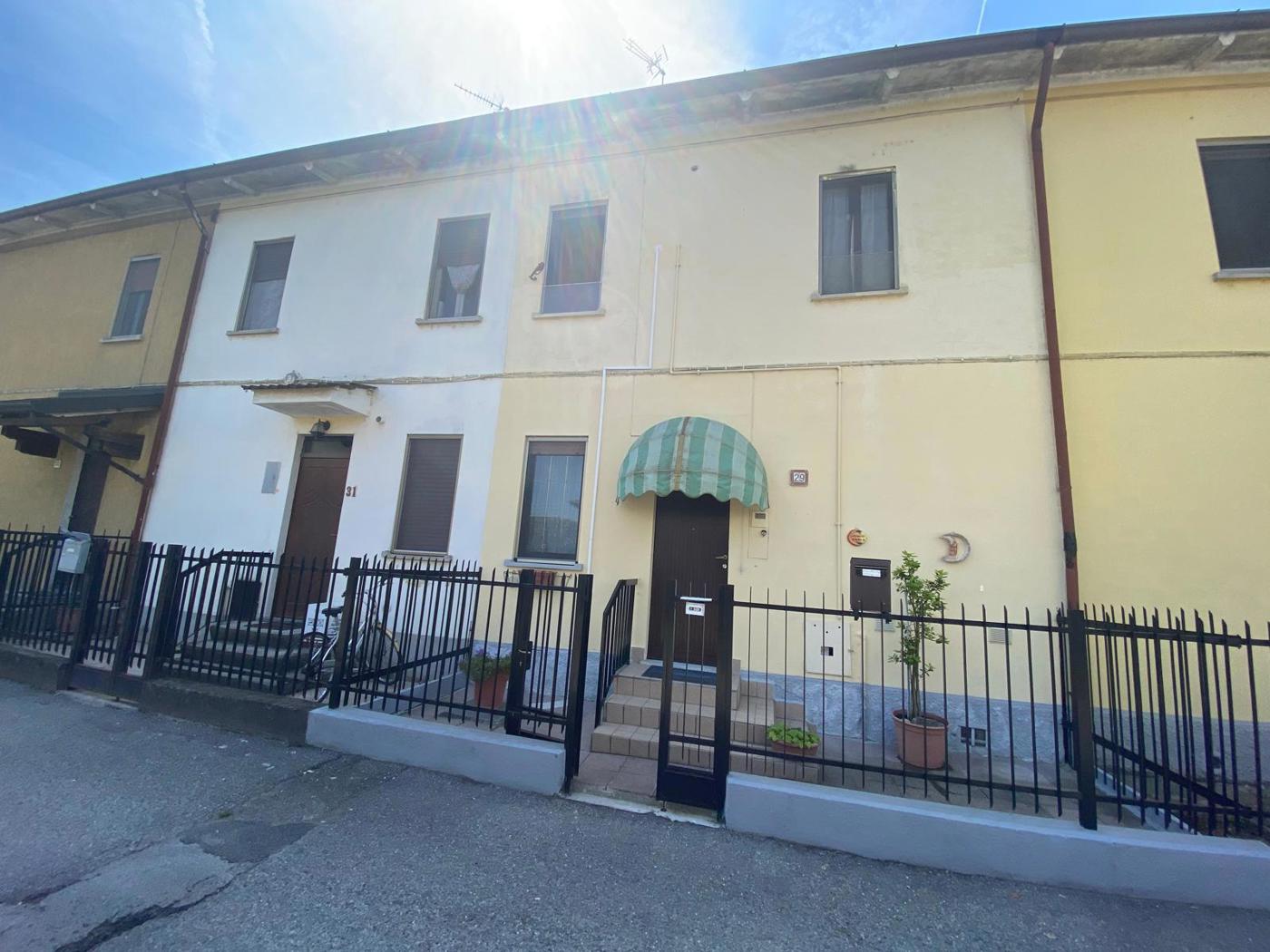 Casa indipendente in vendita a Gambol�