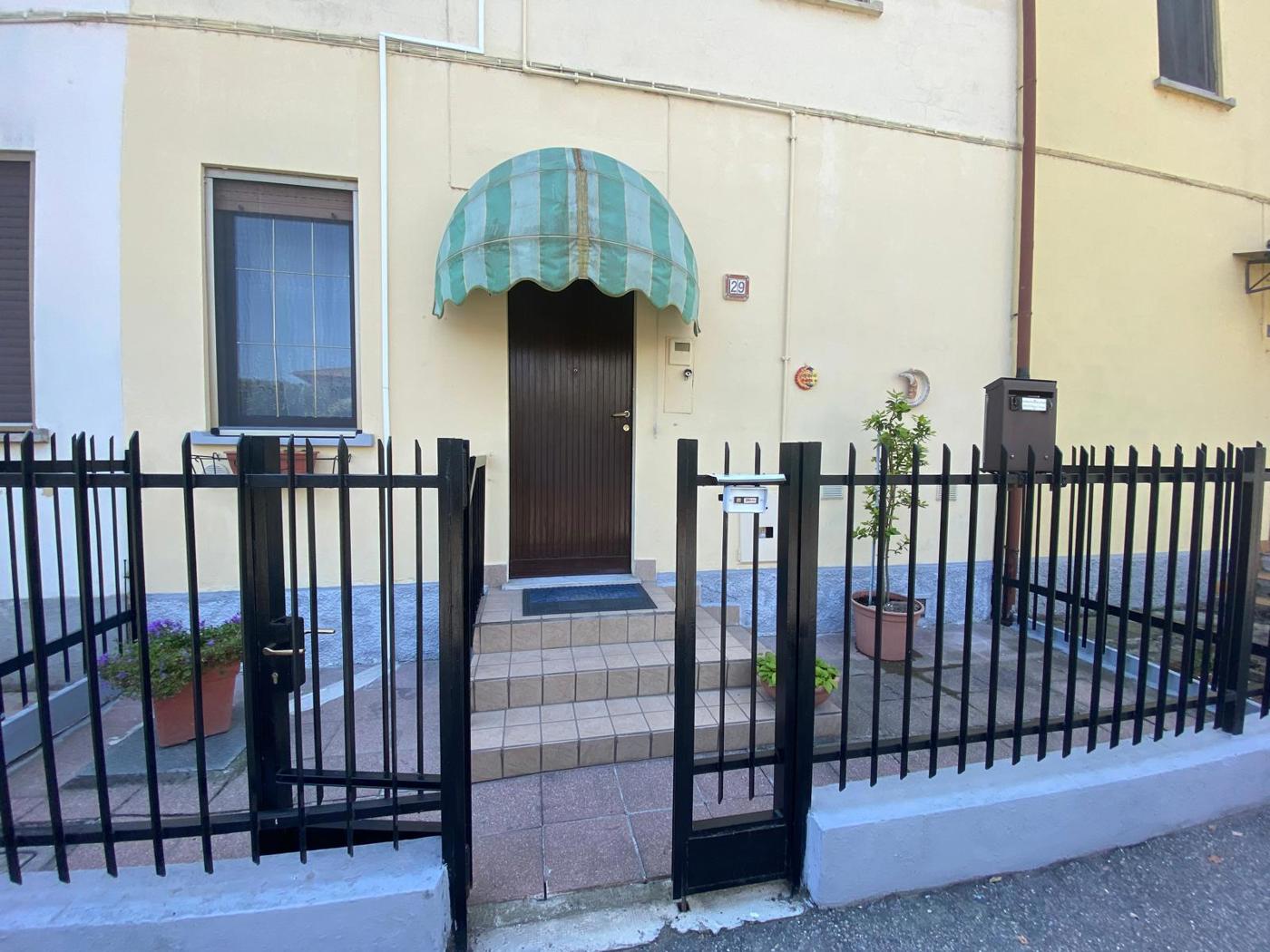 Casa indipendente in vendita a Gambol�