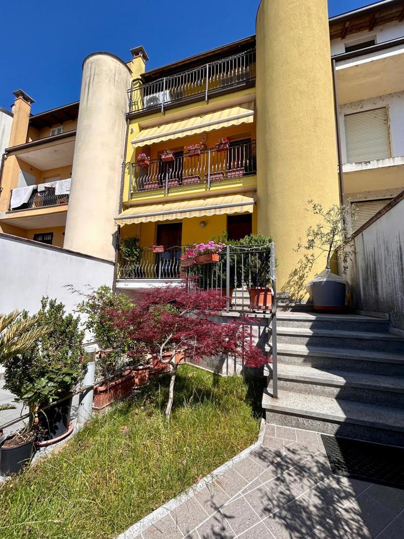 Villa ristrutturata a Garlasco