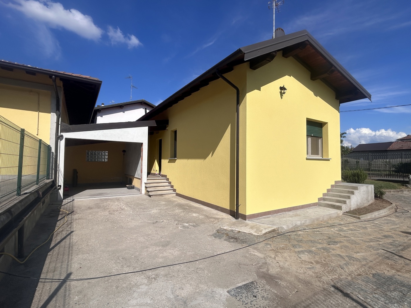Casa indipendente arredata in affitto a Dorno
