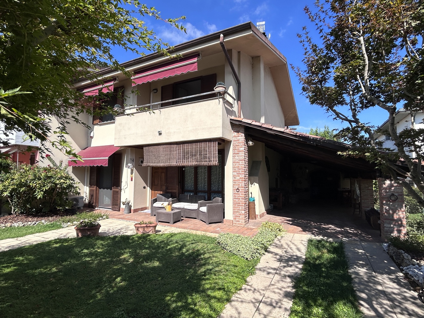 Villa con giardino a Tromello