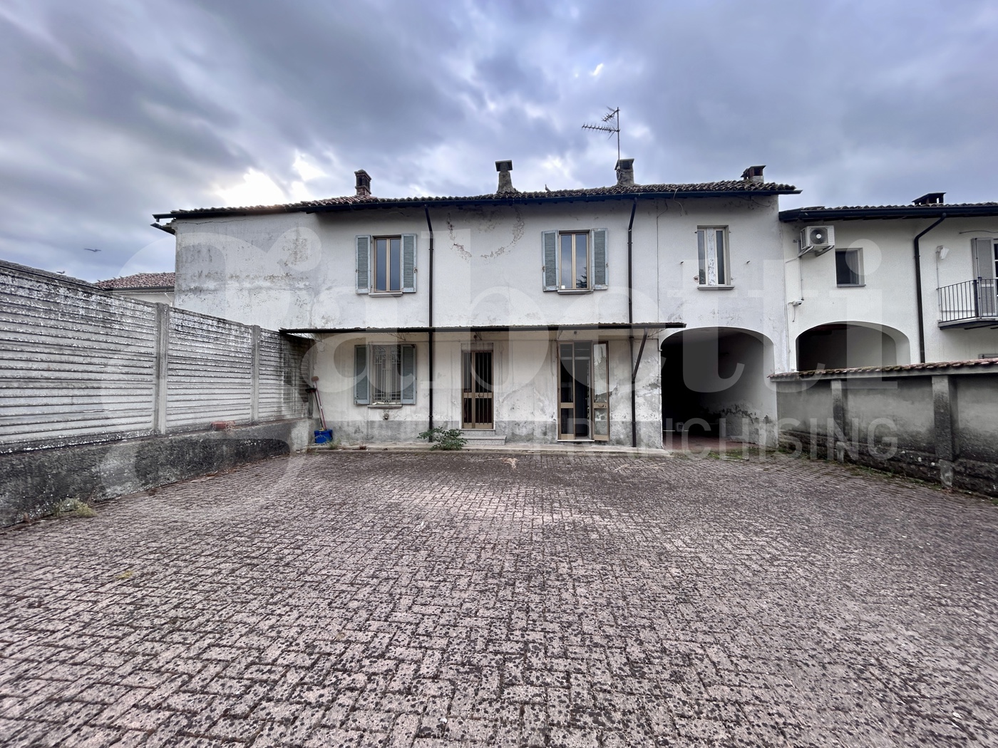 Casa indipendente con giardino a Dorno