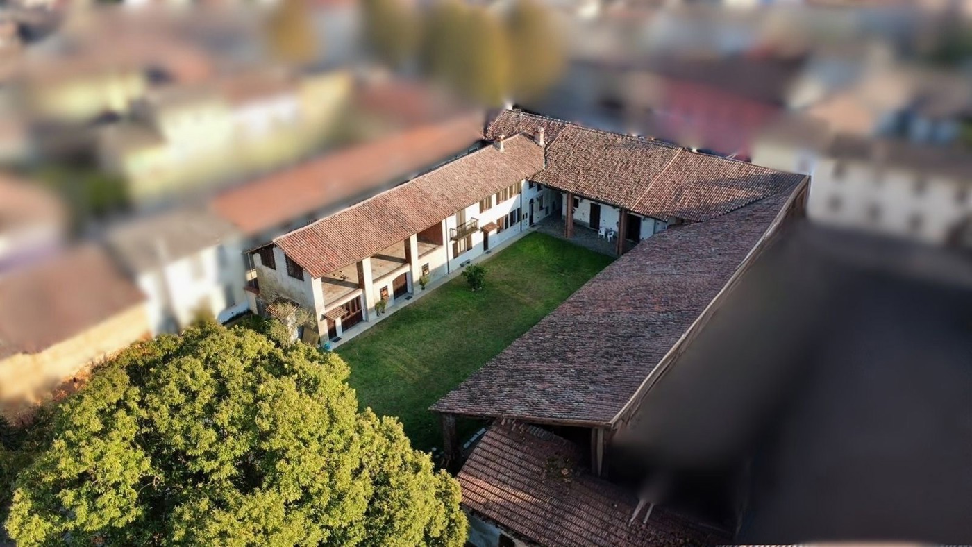 Rustico con giardino a Dorno