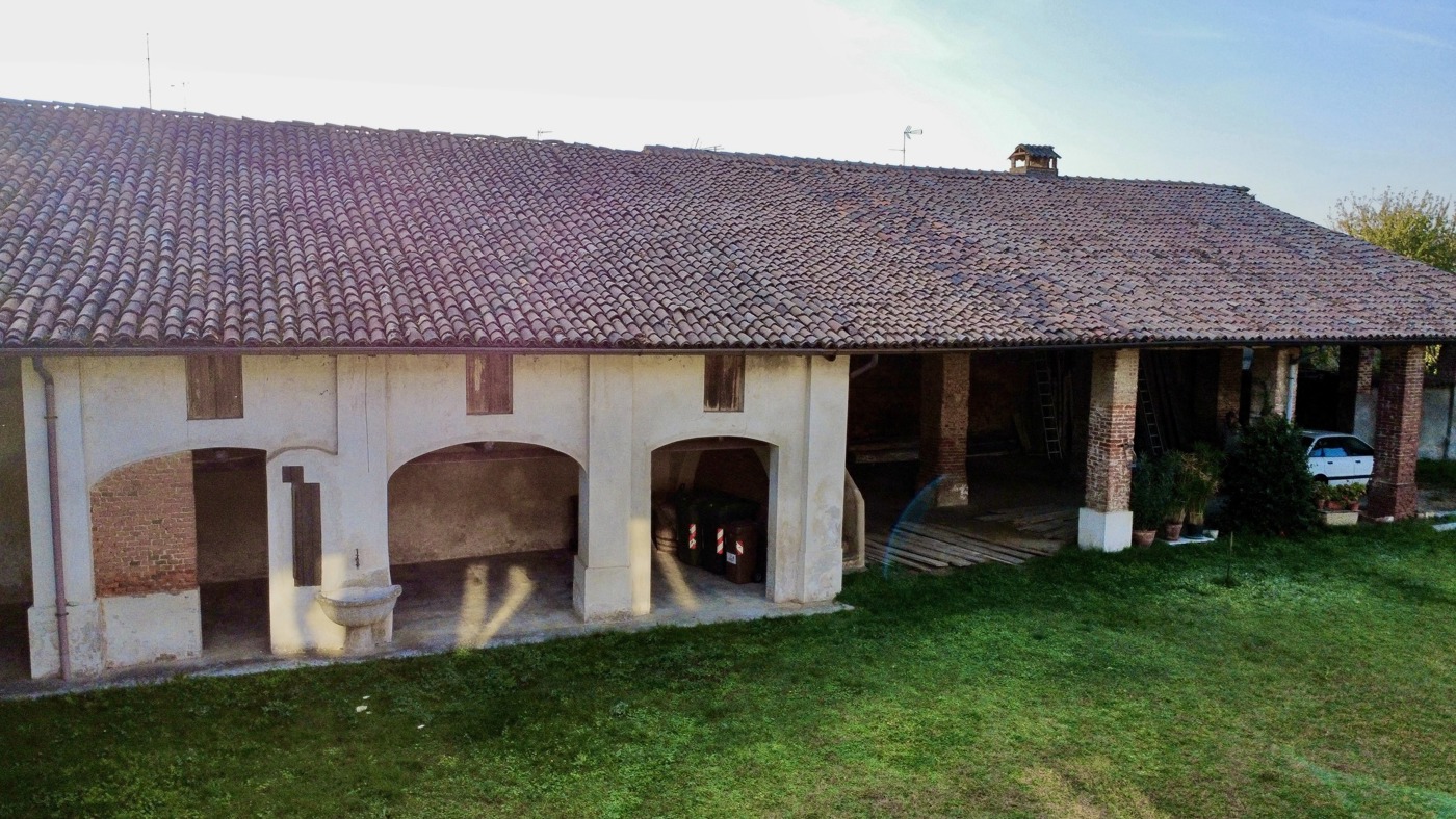 Rustico con giardino a Dorno