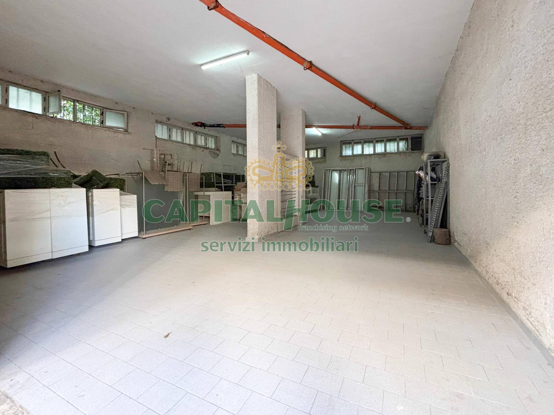 Box o garage in vendita a Nola