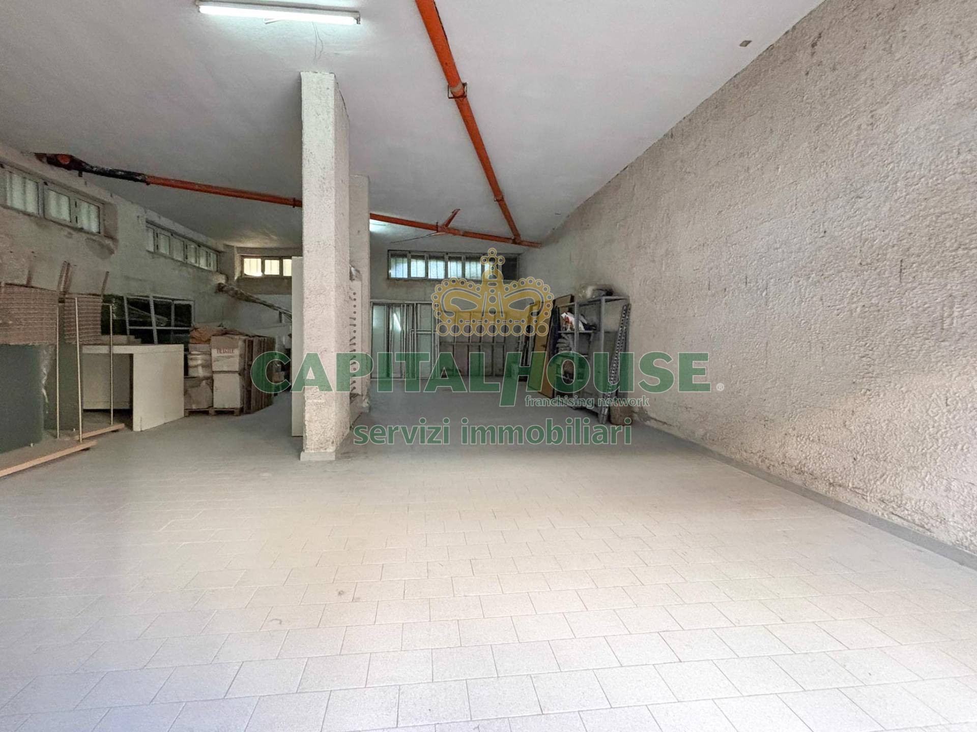 Box o garage in vendita a Nola