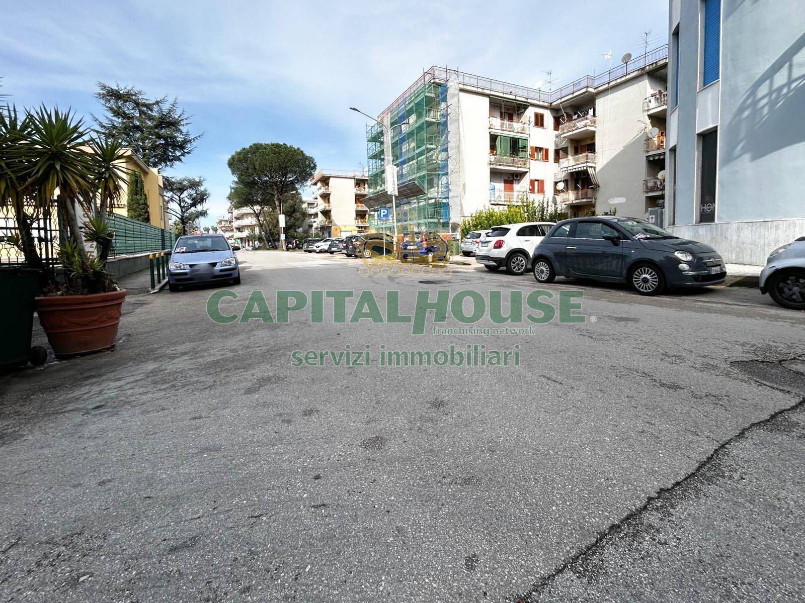 Commerciale in vendita a Nola