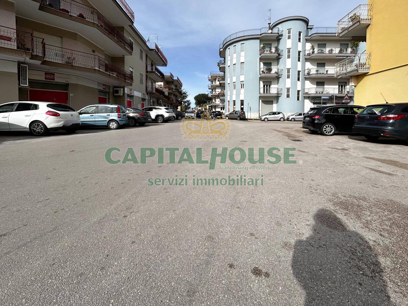 Commerciale in vendita a Nola