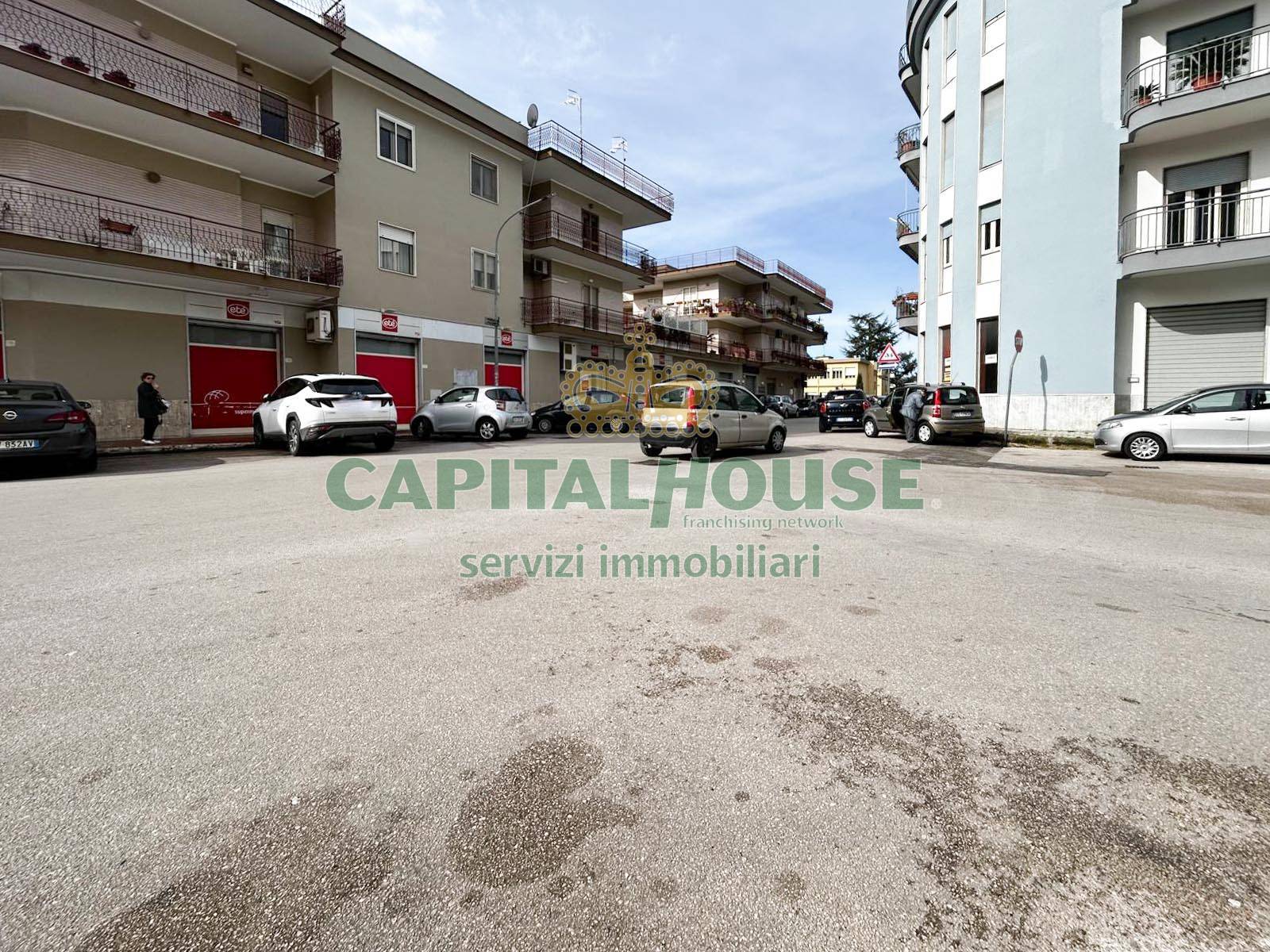 Commerciale in vendita a Nola