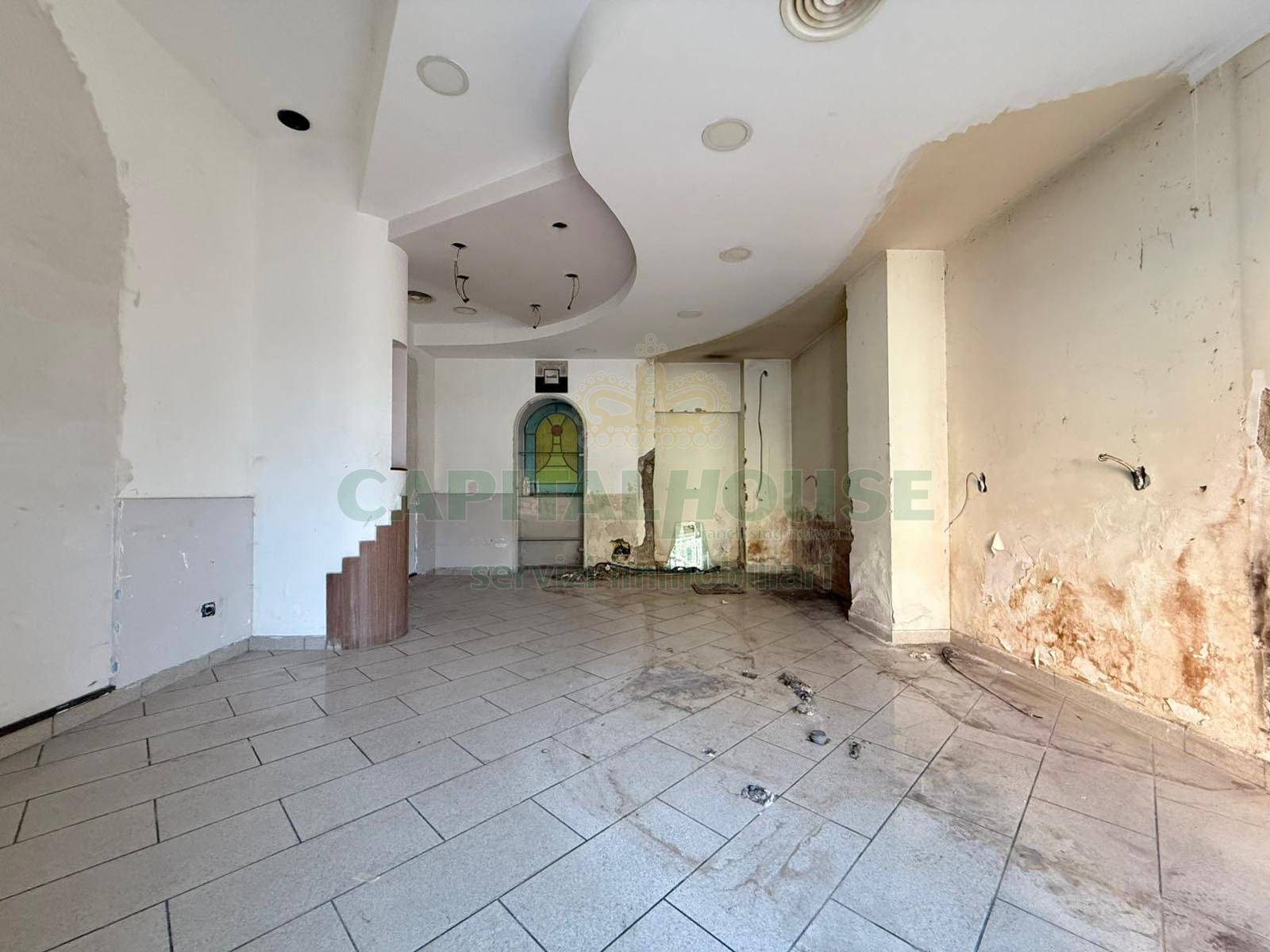 Commerciale in affitto a San Paolo Bel Sito