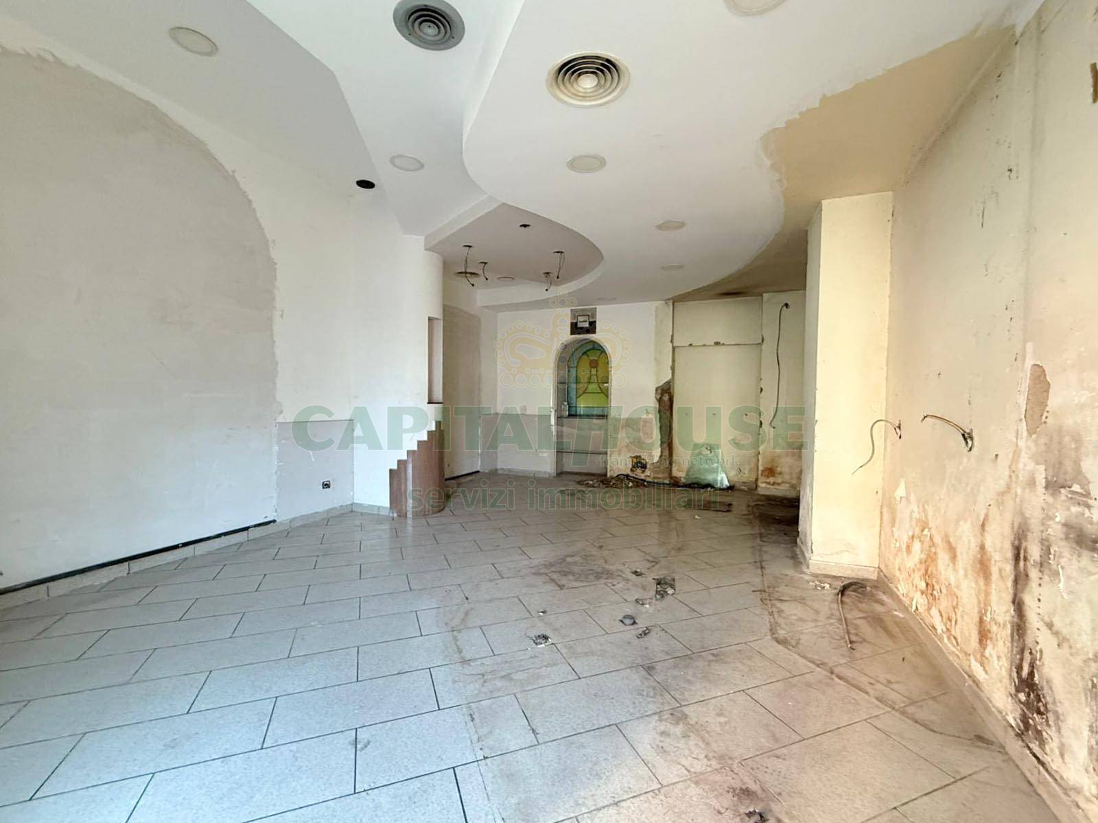 Commerciale in affitto a San Paolo Bel Sito