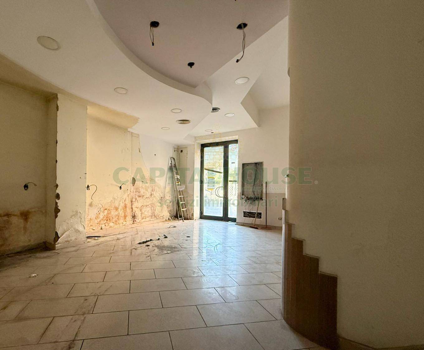 Commerciale in affitto a San Paolo Bel Sito