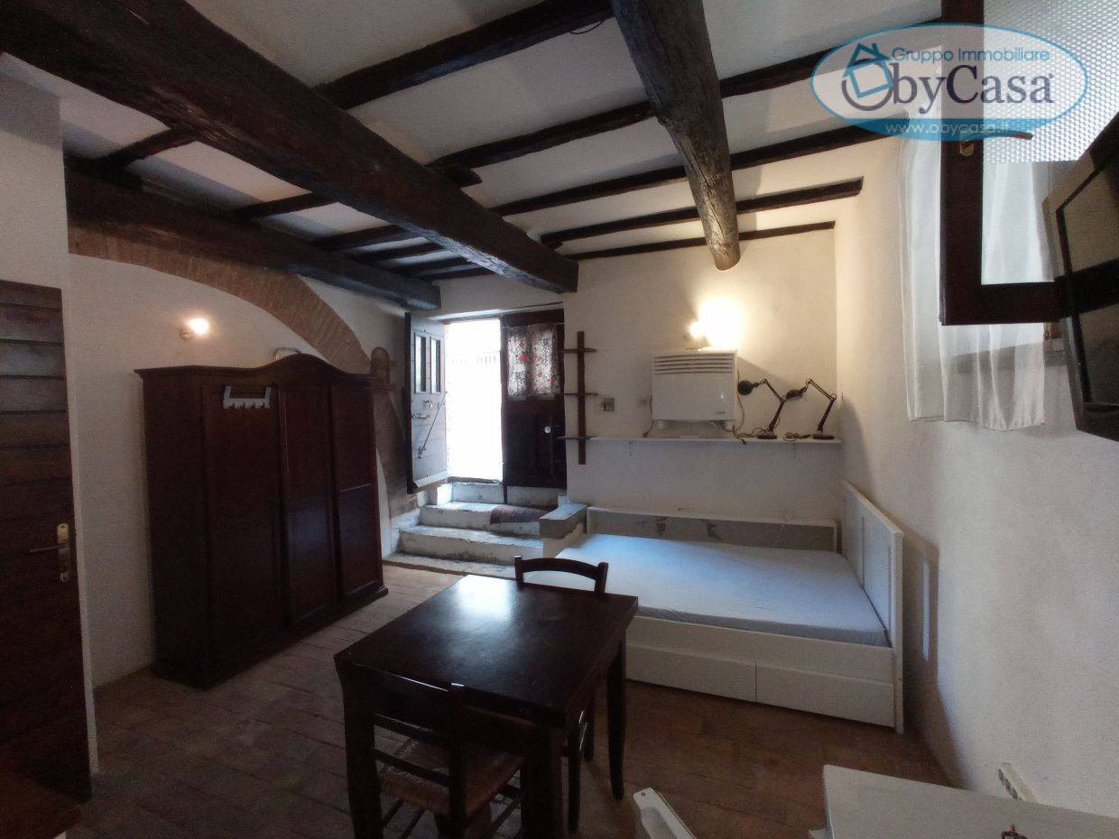 Cantina / Magazzino in vendita a Bracciano, centro storico