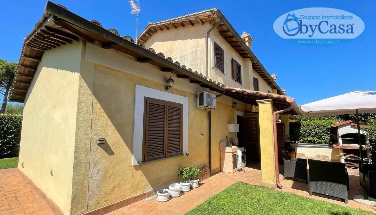 Villa Trifamiliare in vendita a Bracciano, Vigna di Valle