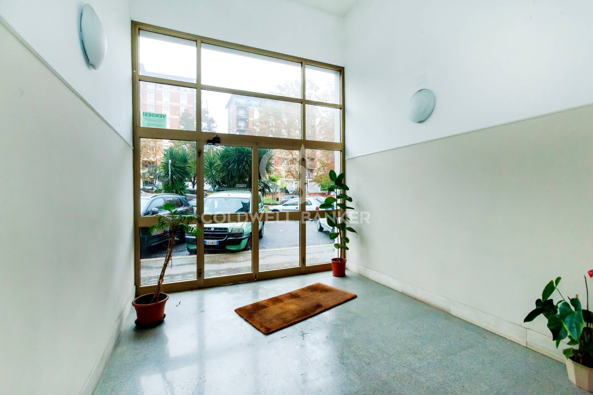 2 locali in vendita a Roma, Nuovo Salario