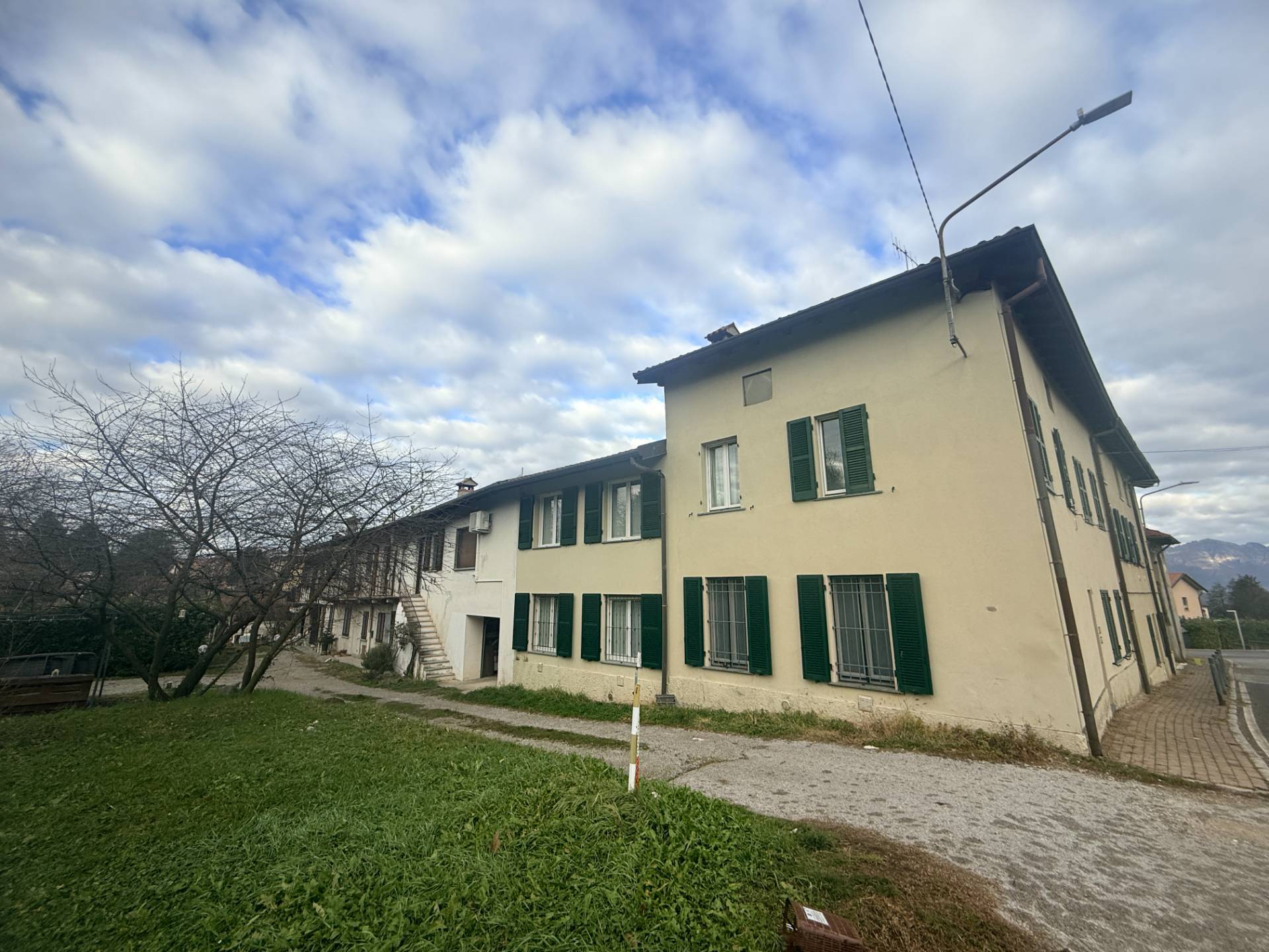Casa indipendente in vendita a Sirtori, Resempiano