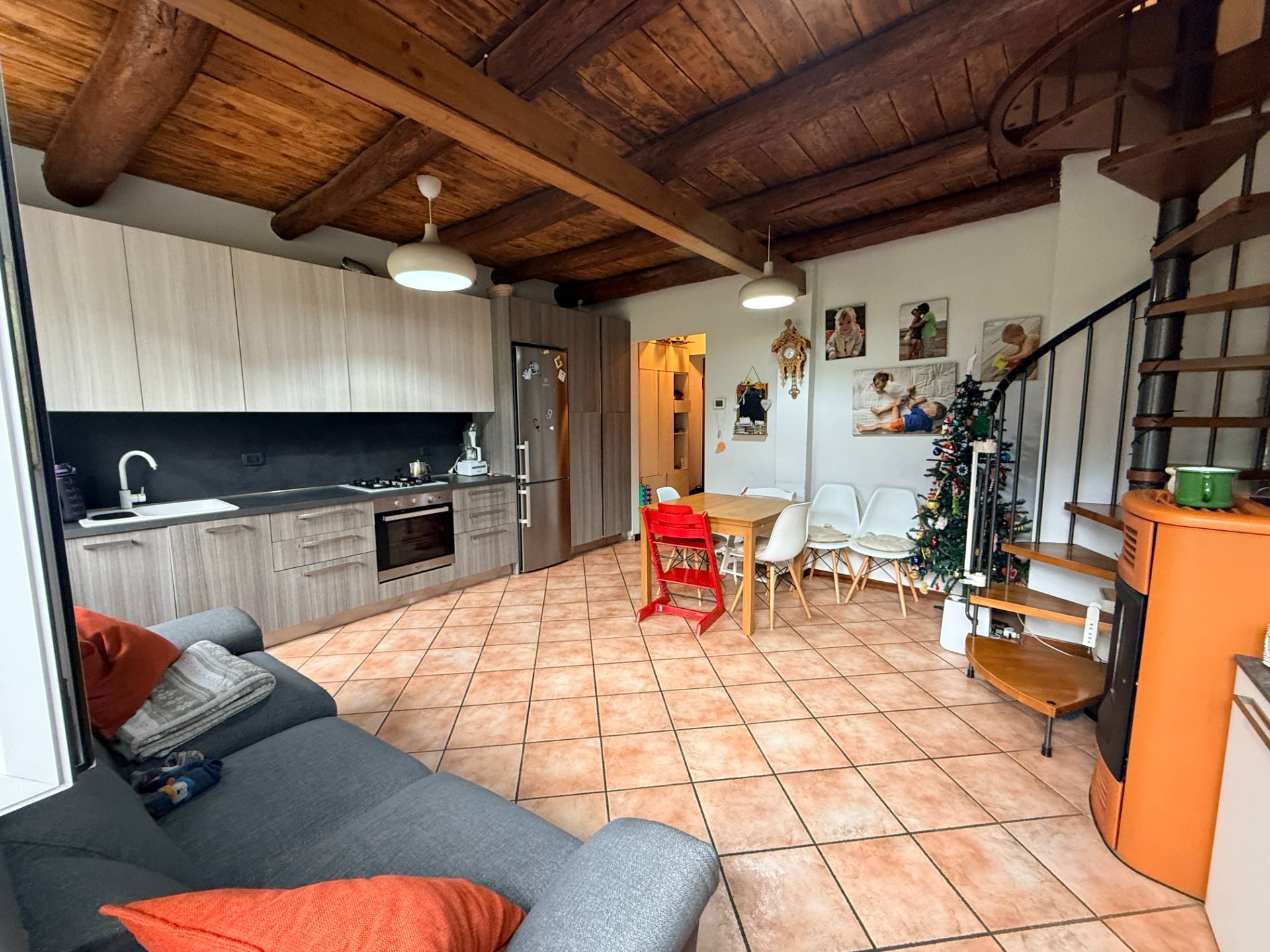 Casa indipendente in vendita a Sirtori, Resempiano