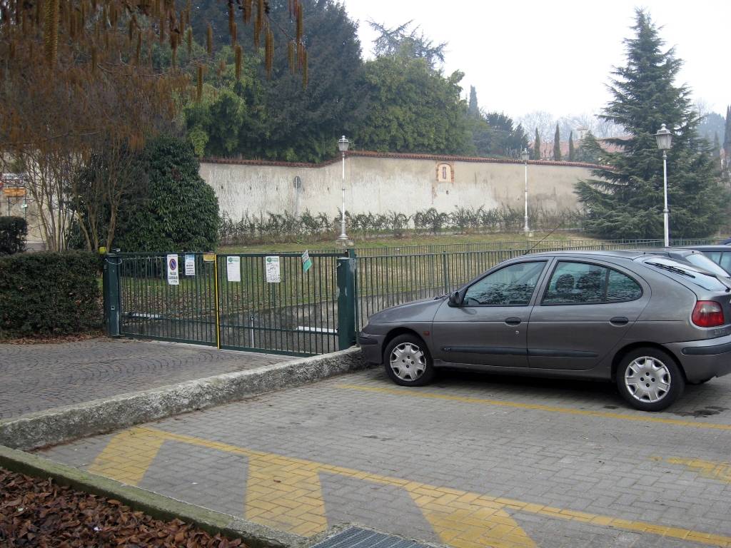 Box in vendita a Vimercate, Oreno