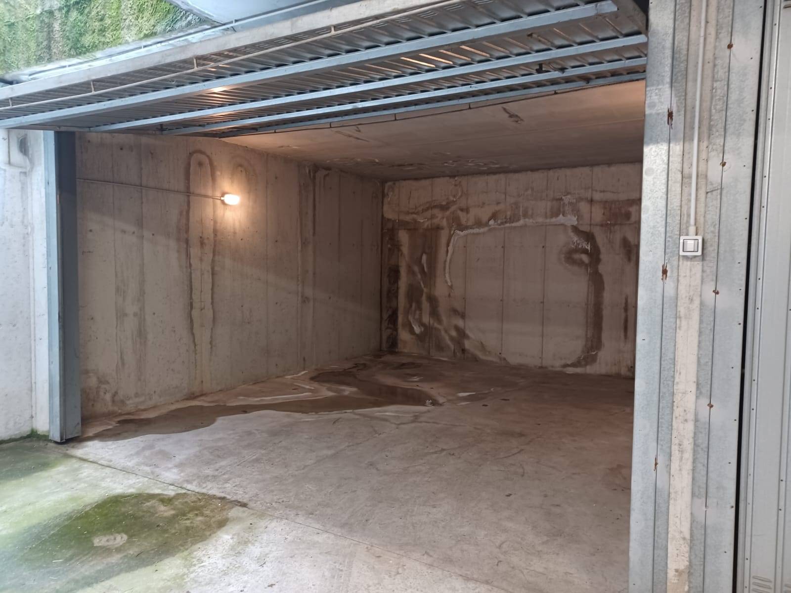 Box in vendita a Vimercate, Oreno