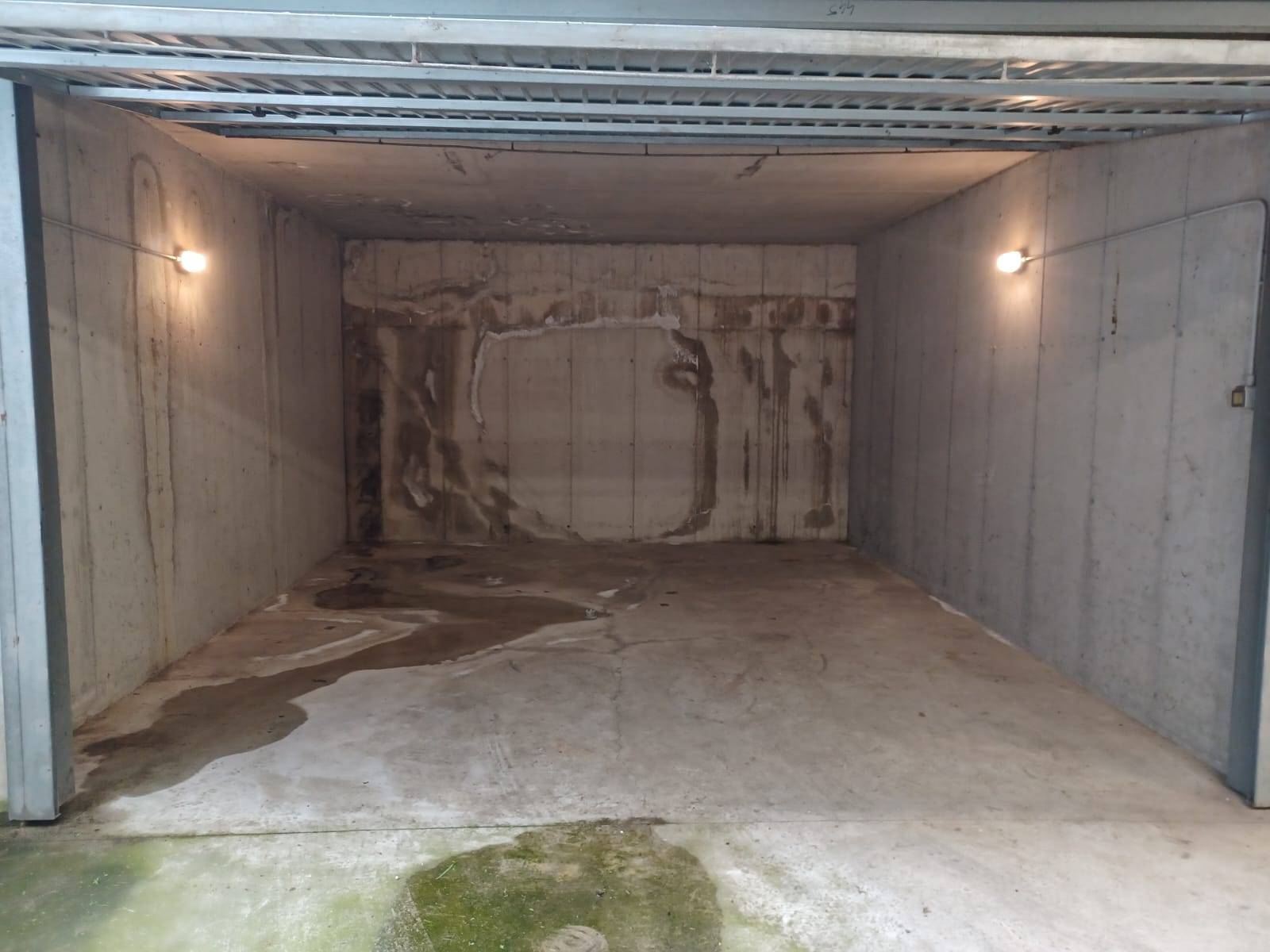 Box in vendita a Vimercate, Oreno