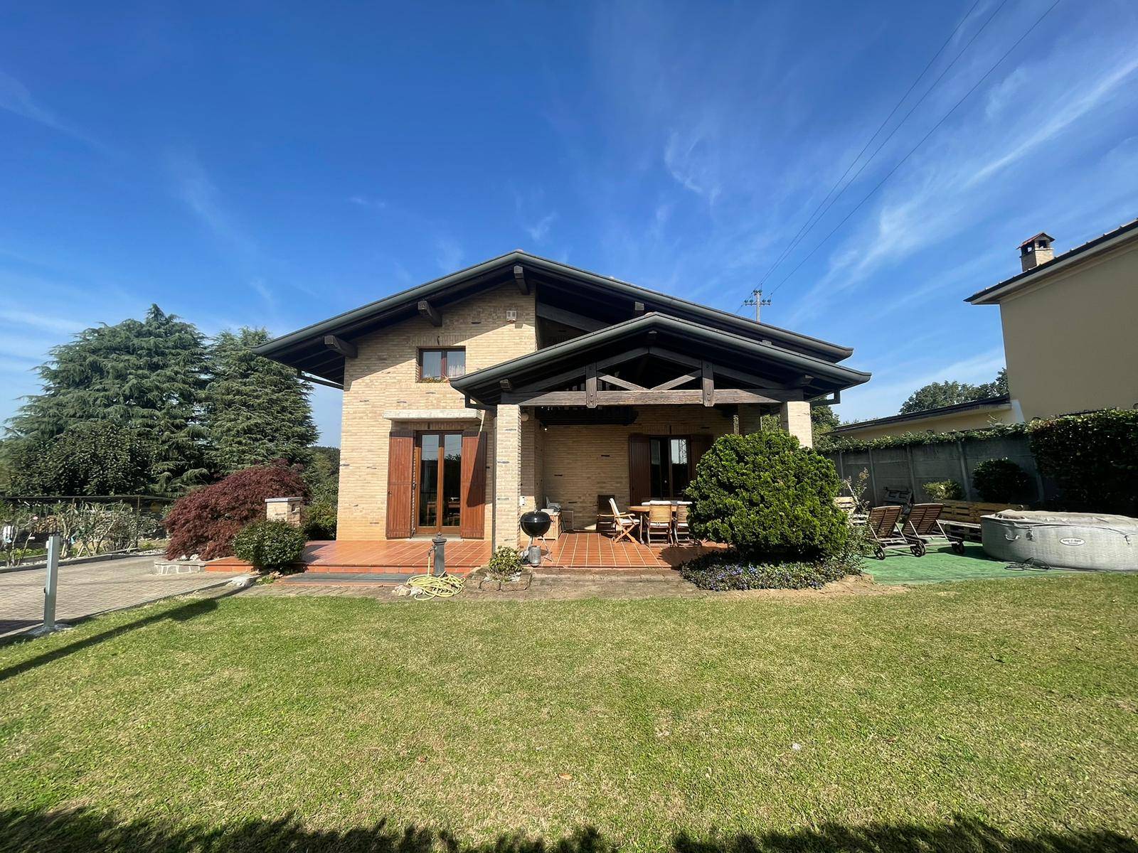 Villa in vendita a Besana in Brianza, Calo'