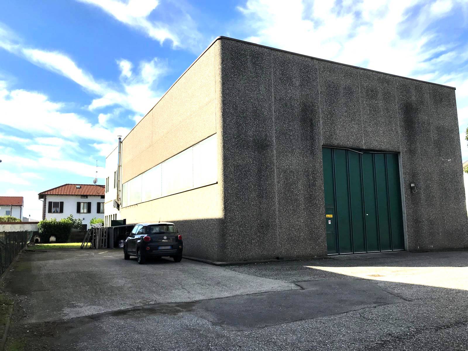 Capannone in vendita a Bernareggio