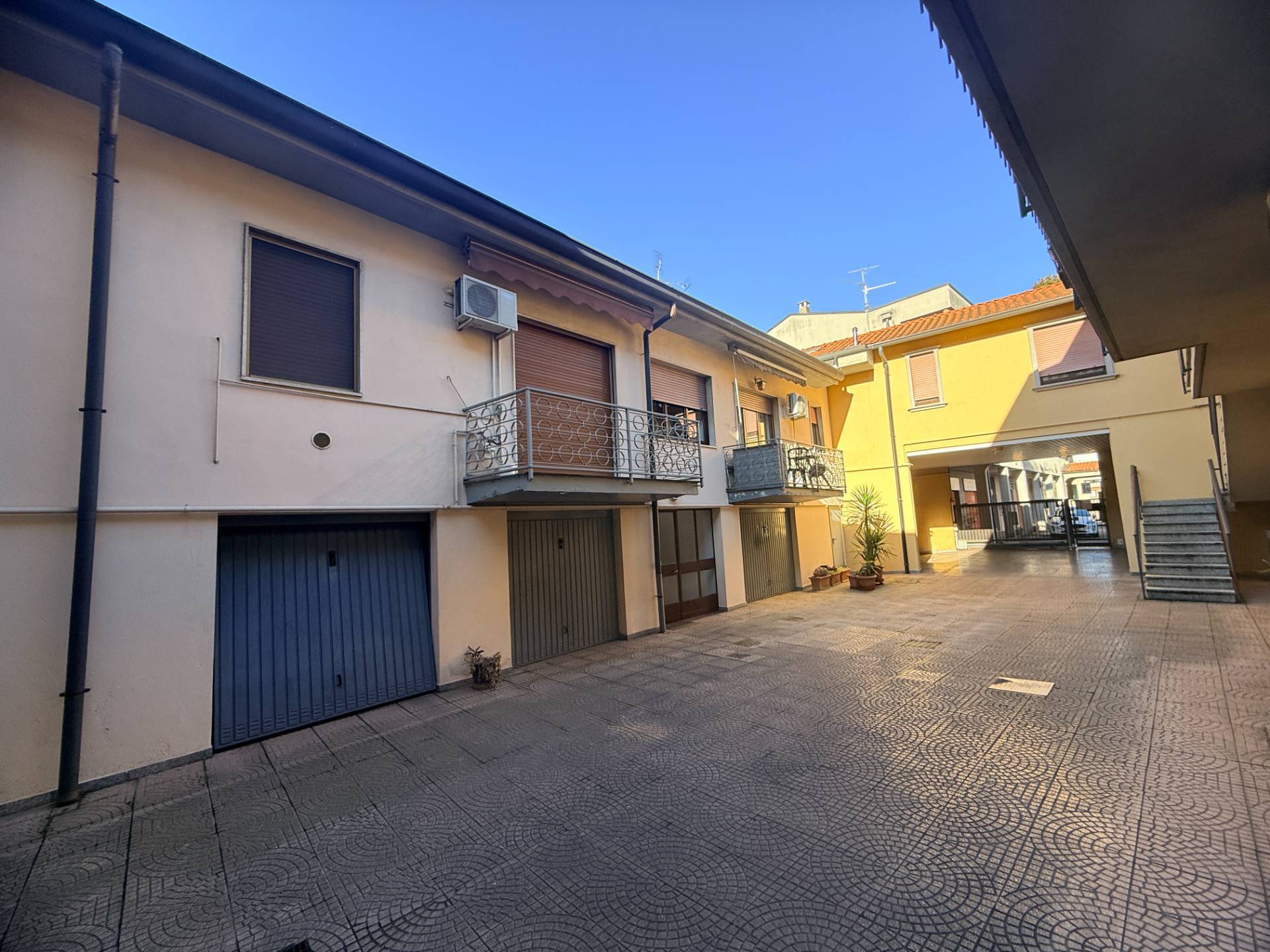 Appartamento in vendita a Lesmo, Peregallo