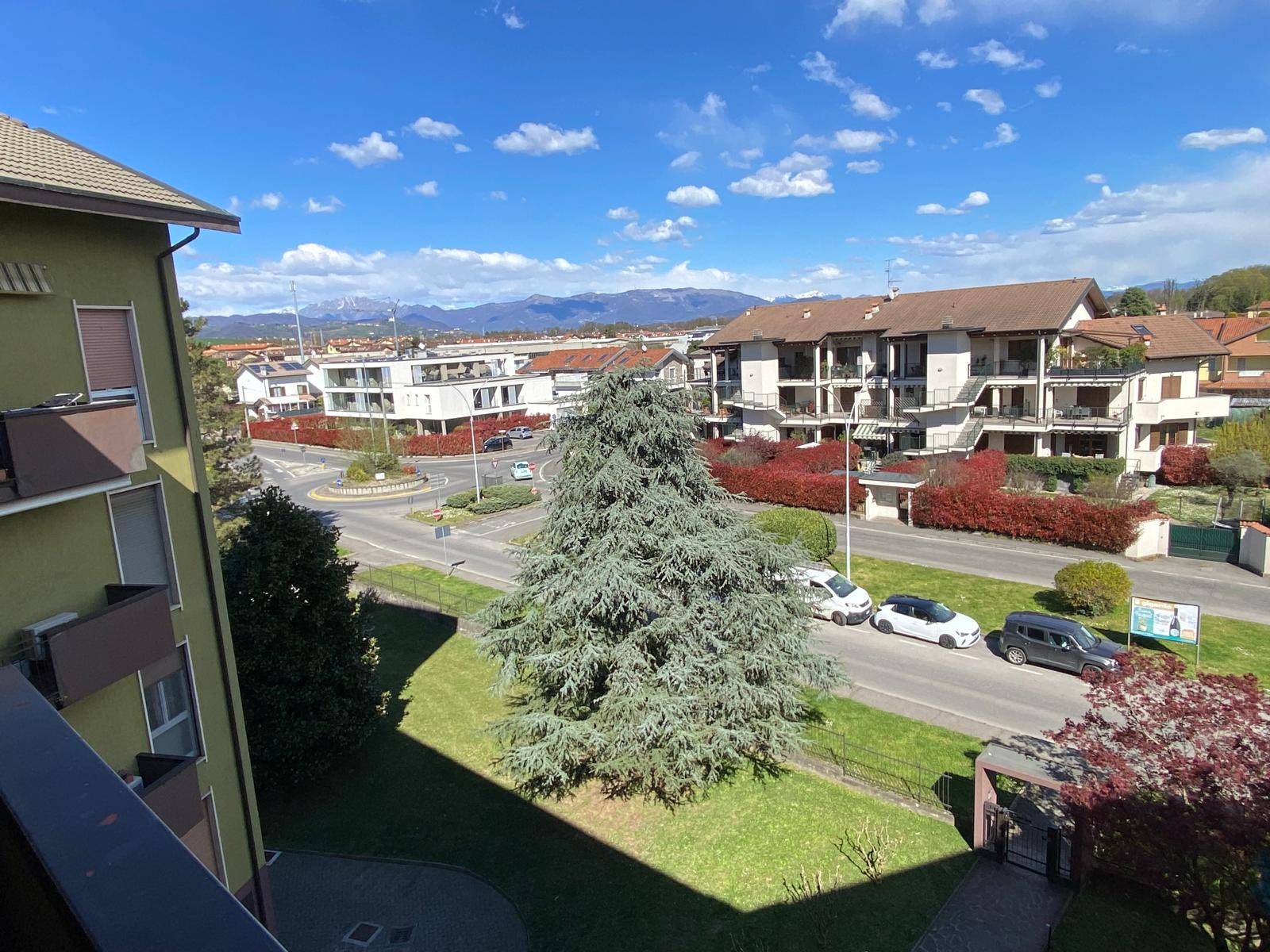 Appartamento in vendita a Usmate Velate, Velate