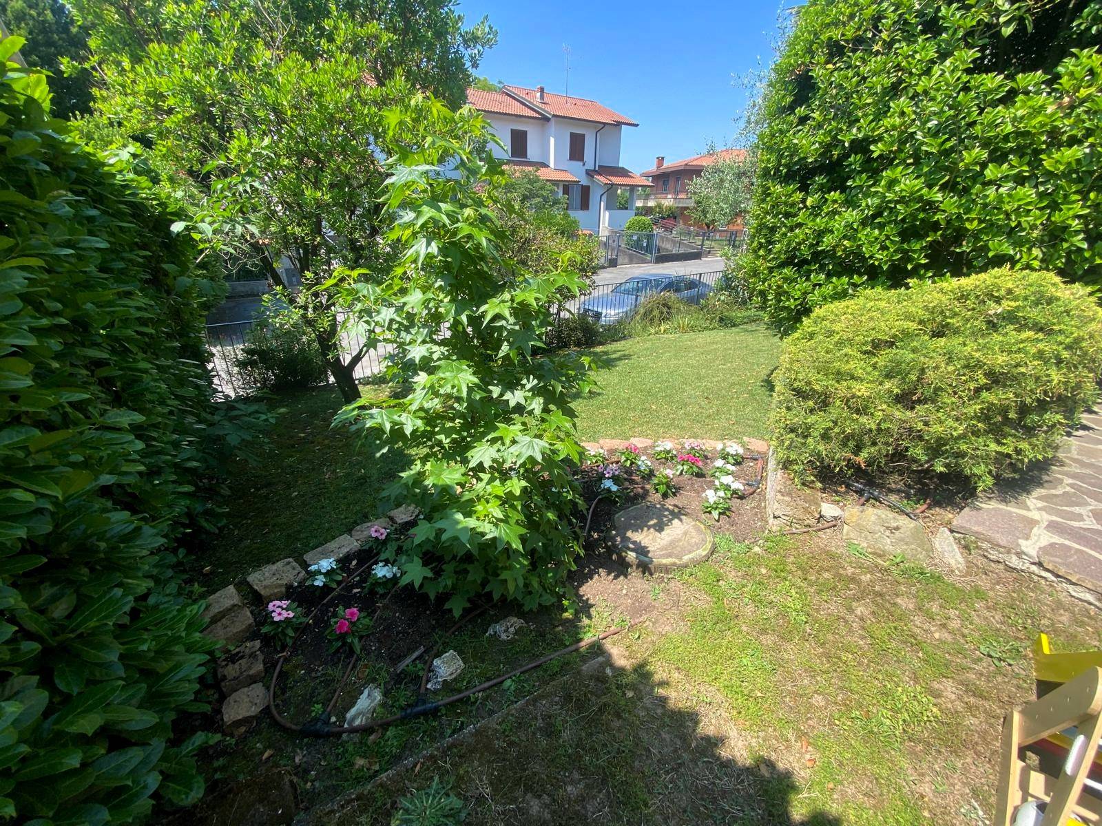 Villa bifamiliare in vendita a Bernareggio
