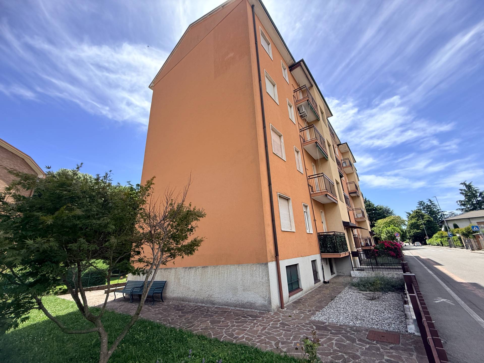 Appartamento in vendita a Usmate Velate, Velate