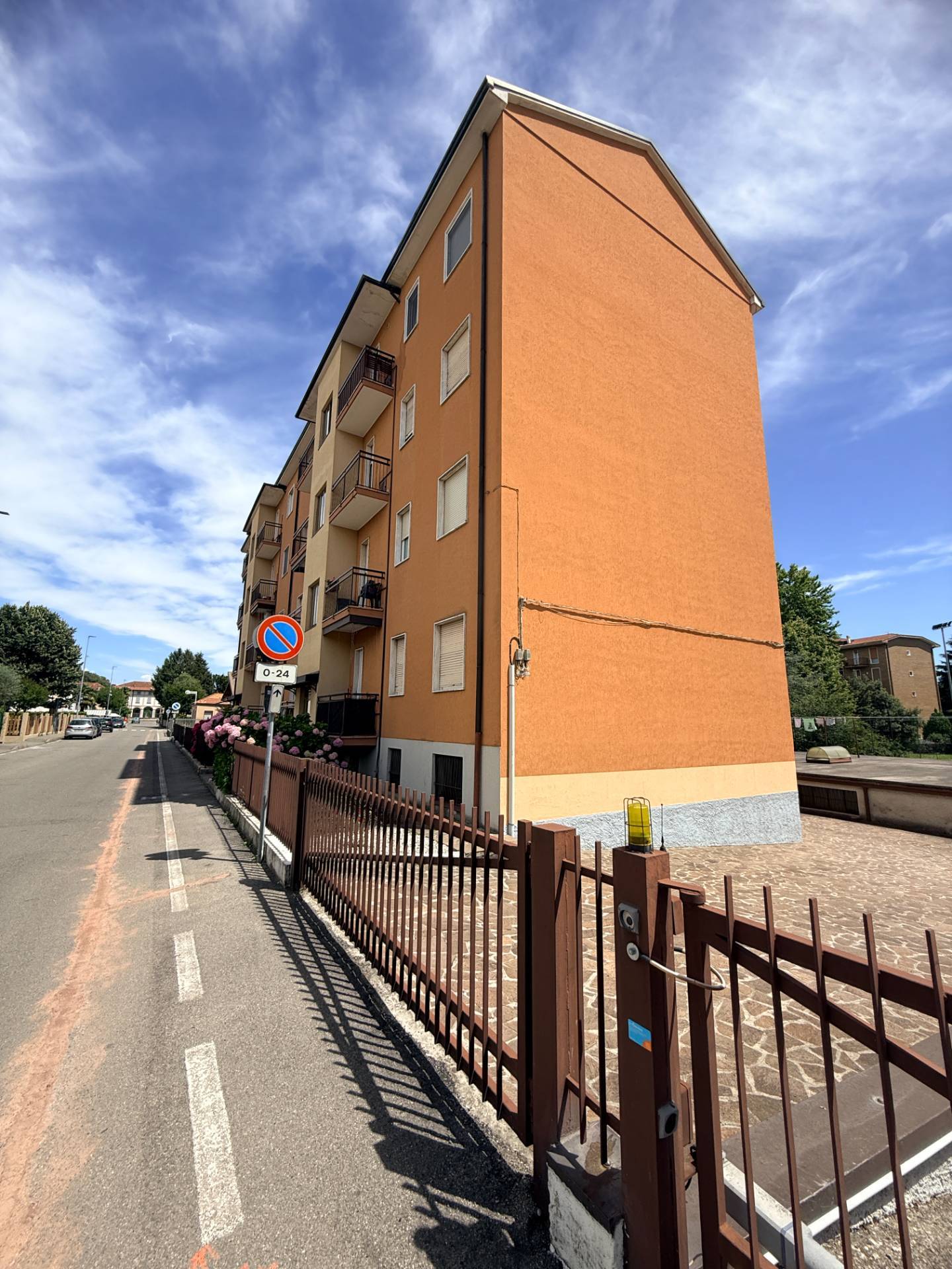 Appartamento in vendita a Usmate Velate, Velate