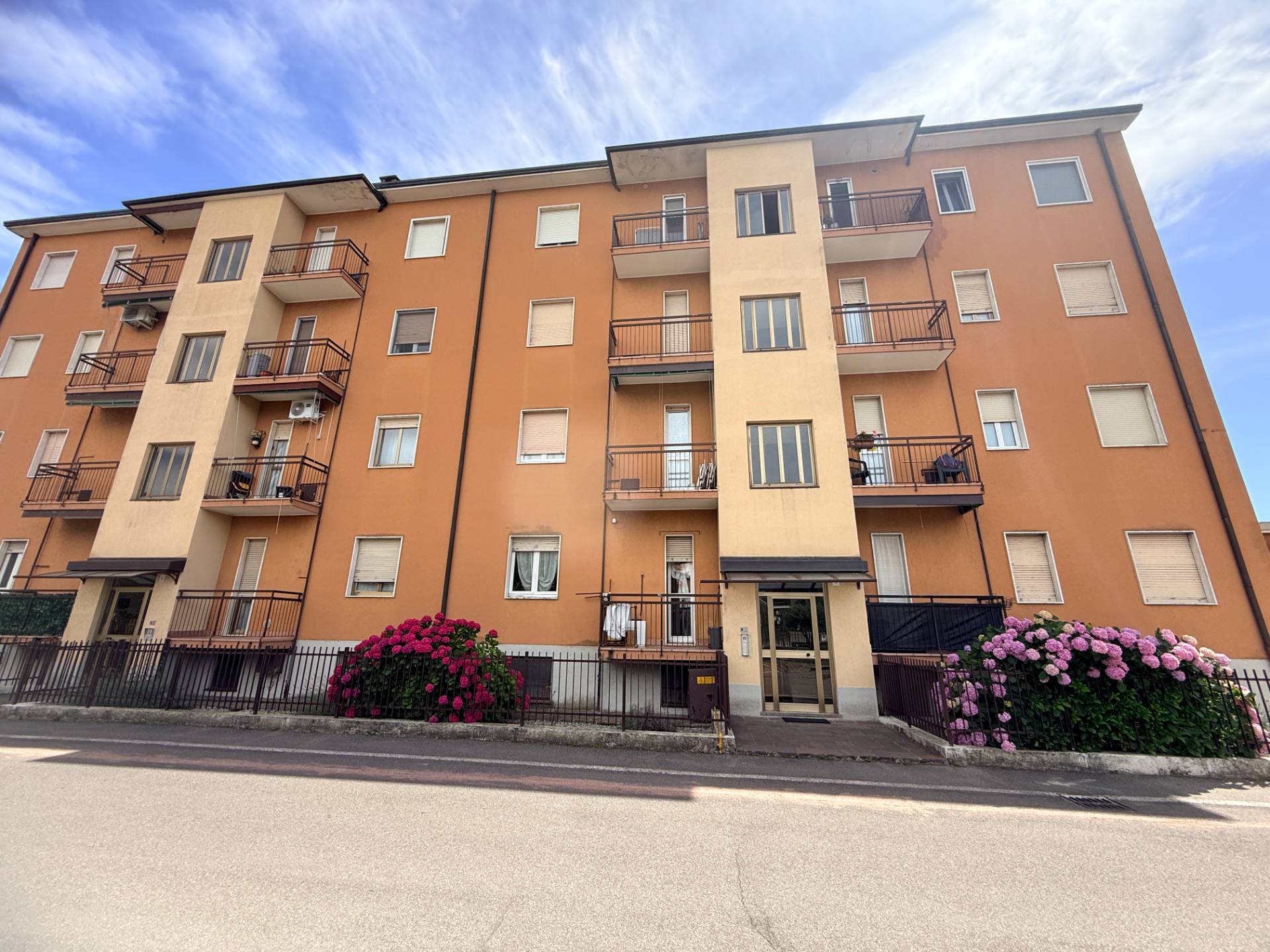 Appartamento in vendita a Usmate Velate, Velate