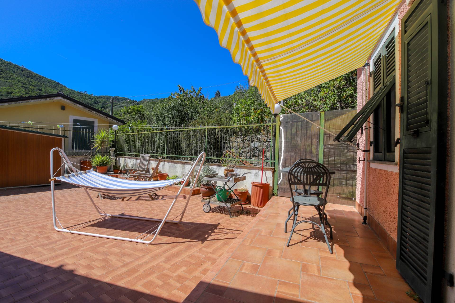 APPARTAMENTO IN VILLA in vendita a Leivi, Rostio