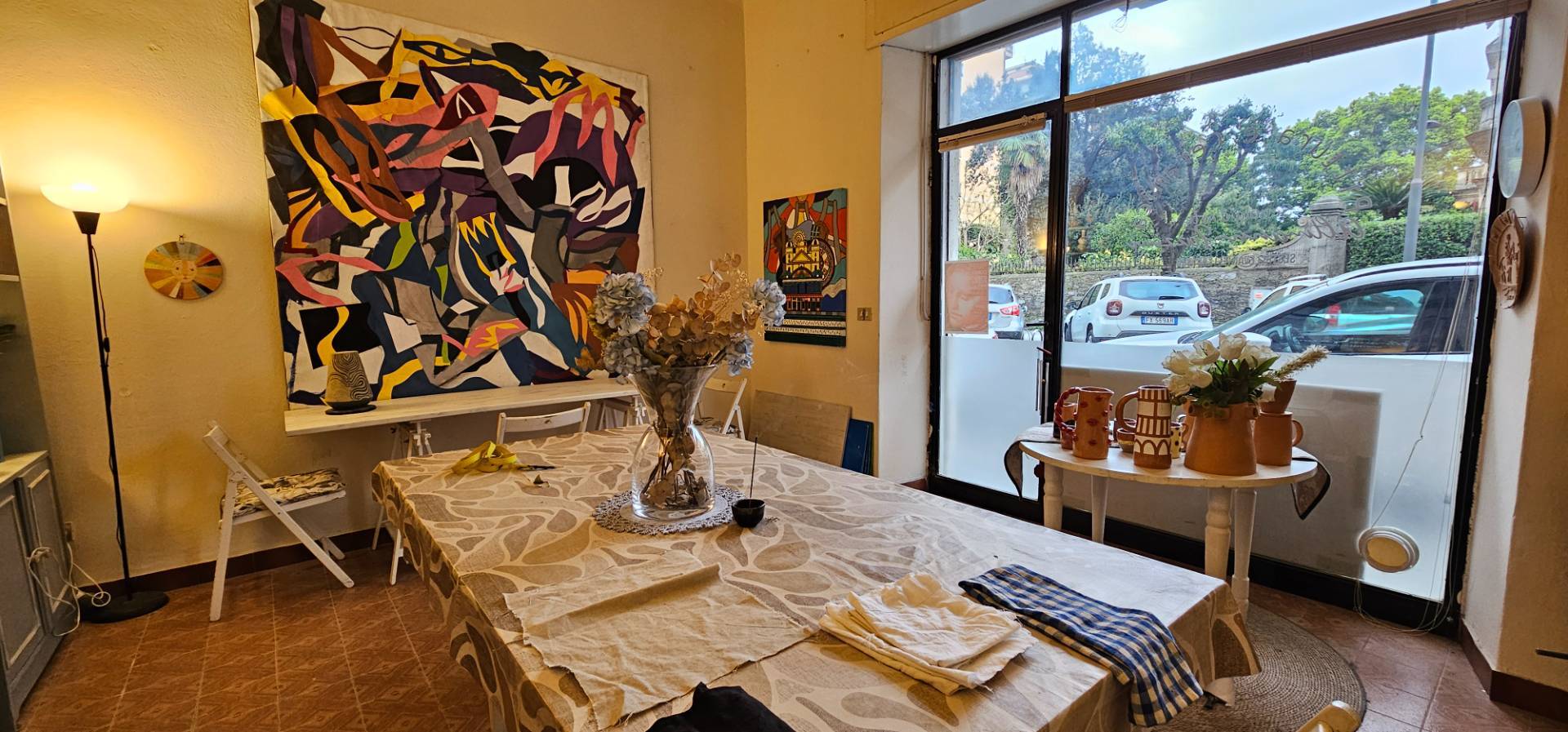 Locale commerciale in affitto a Chiavari