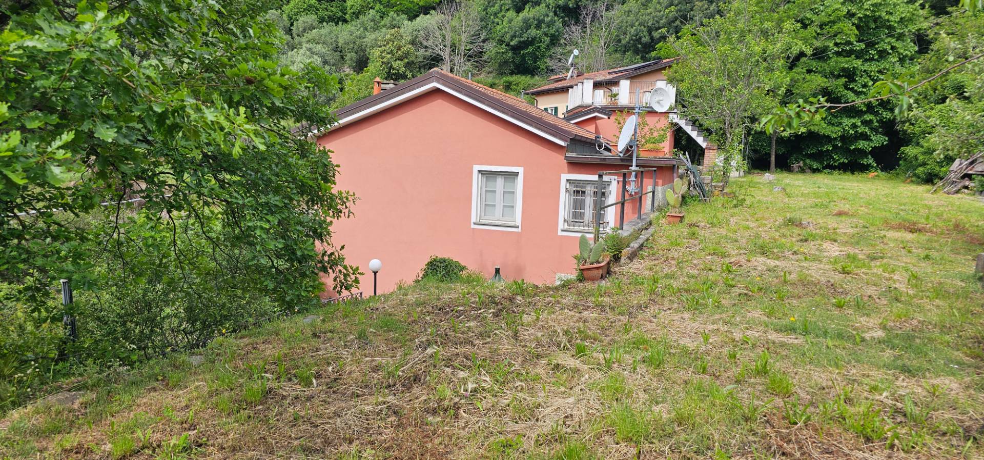 VILLA in vendita a Borzonasca