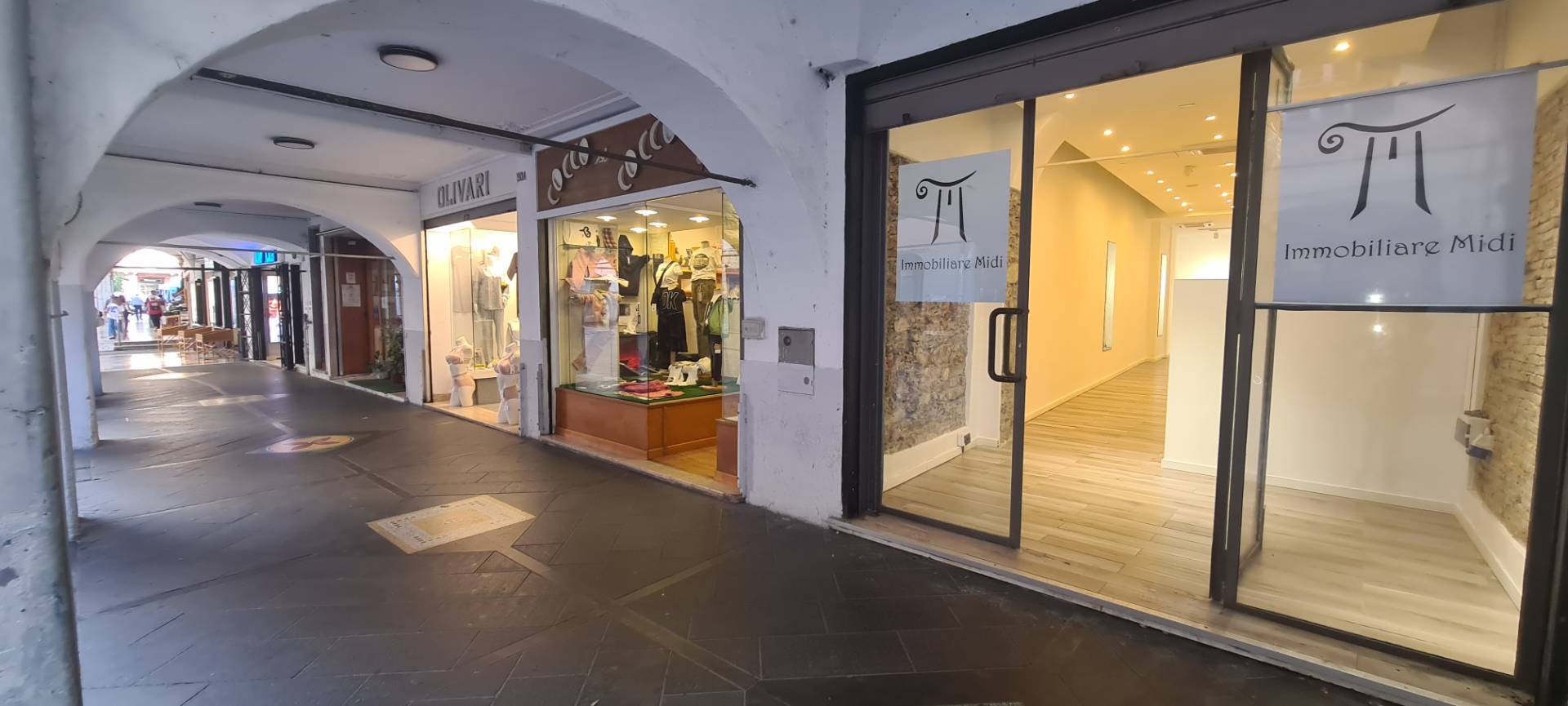 Locale commerciale in vendita a Chiavari