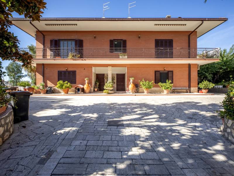 Stabile/Palazzo con terrazzo, Roma magliana