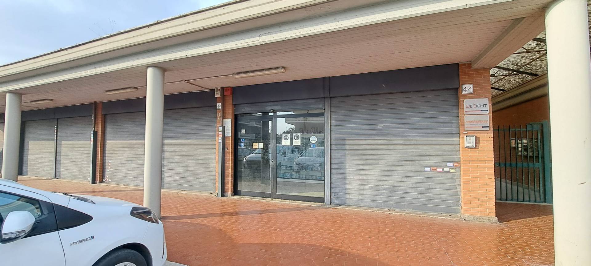 Locale commerciale in vendita a Roma, la Rustica