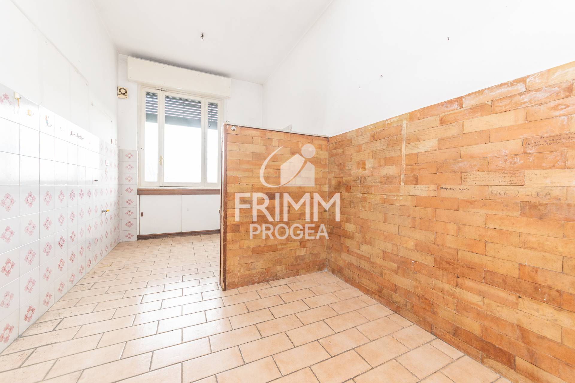 Appartamento in vendita a Roma, Bologna