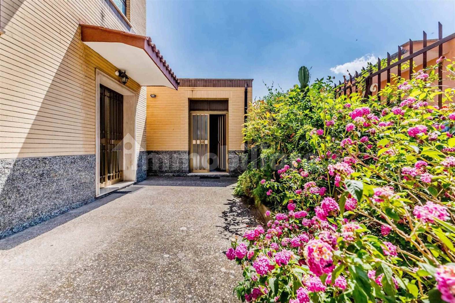 Palazzo in vendita a Roma, Fidene