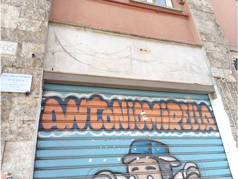 Locale commerciale in affitto a Roma, Largo Preneste