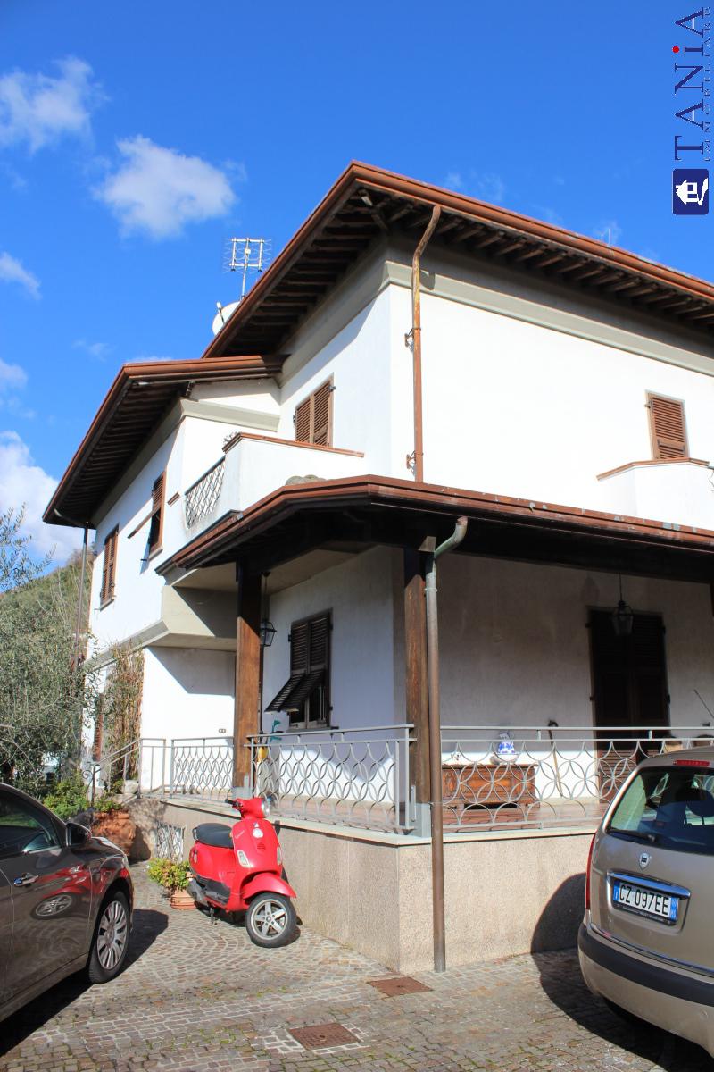 Casa indipendente in vendita a Carrara