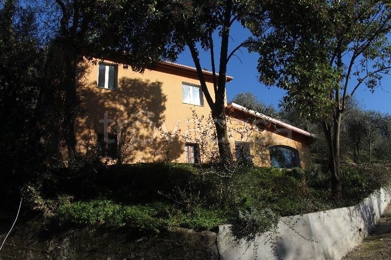 Villa Bifamiliare ristrutturata a Sarzana