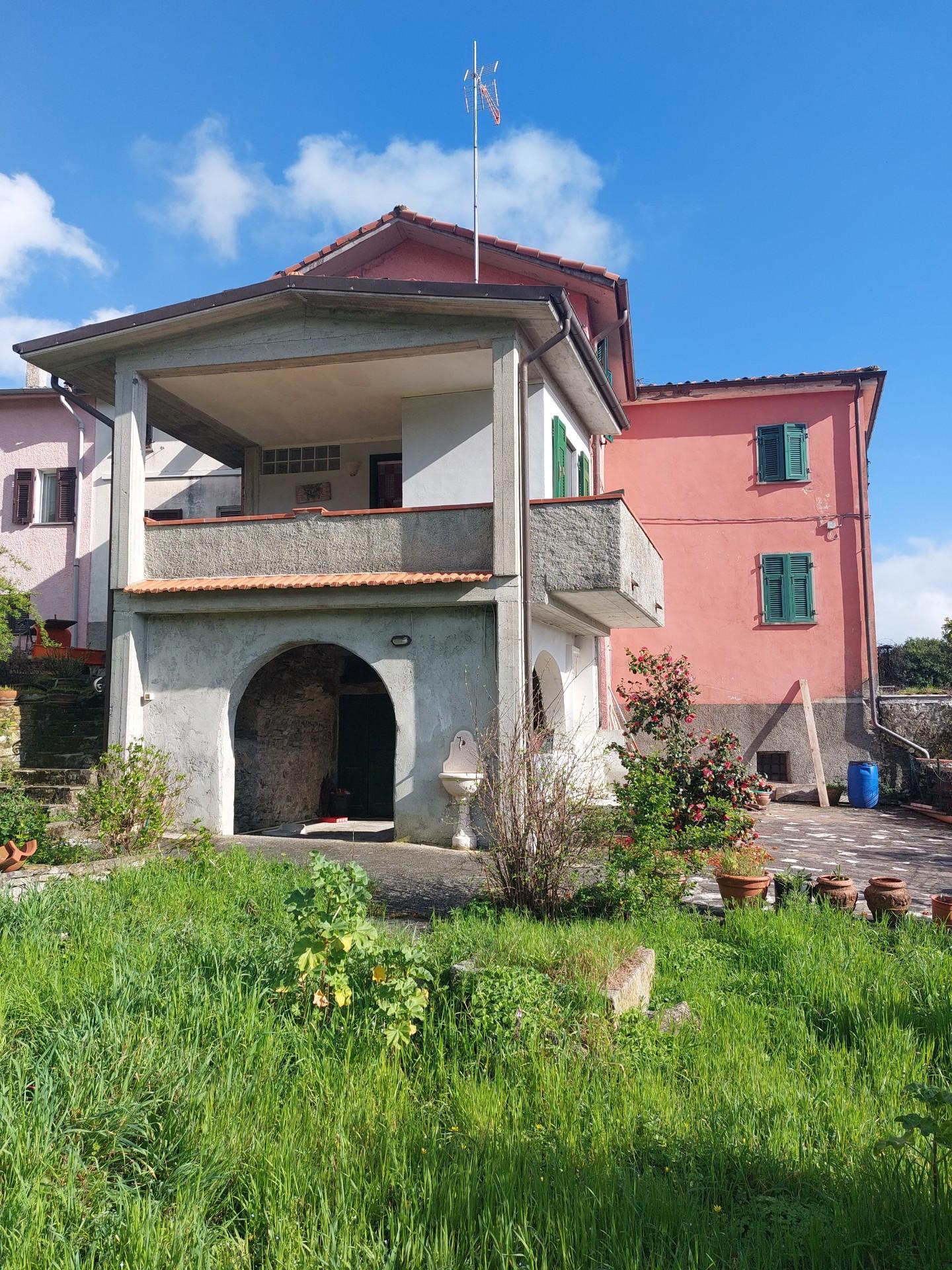 Villa in vendita, Calice al Cornoviglio valdonica