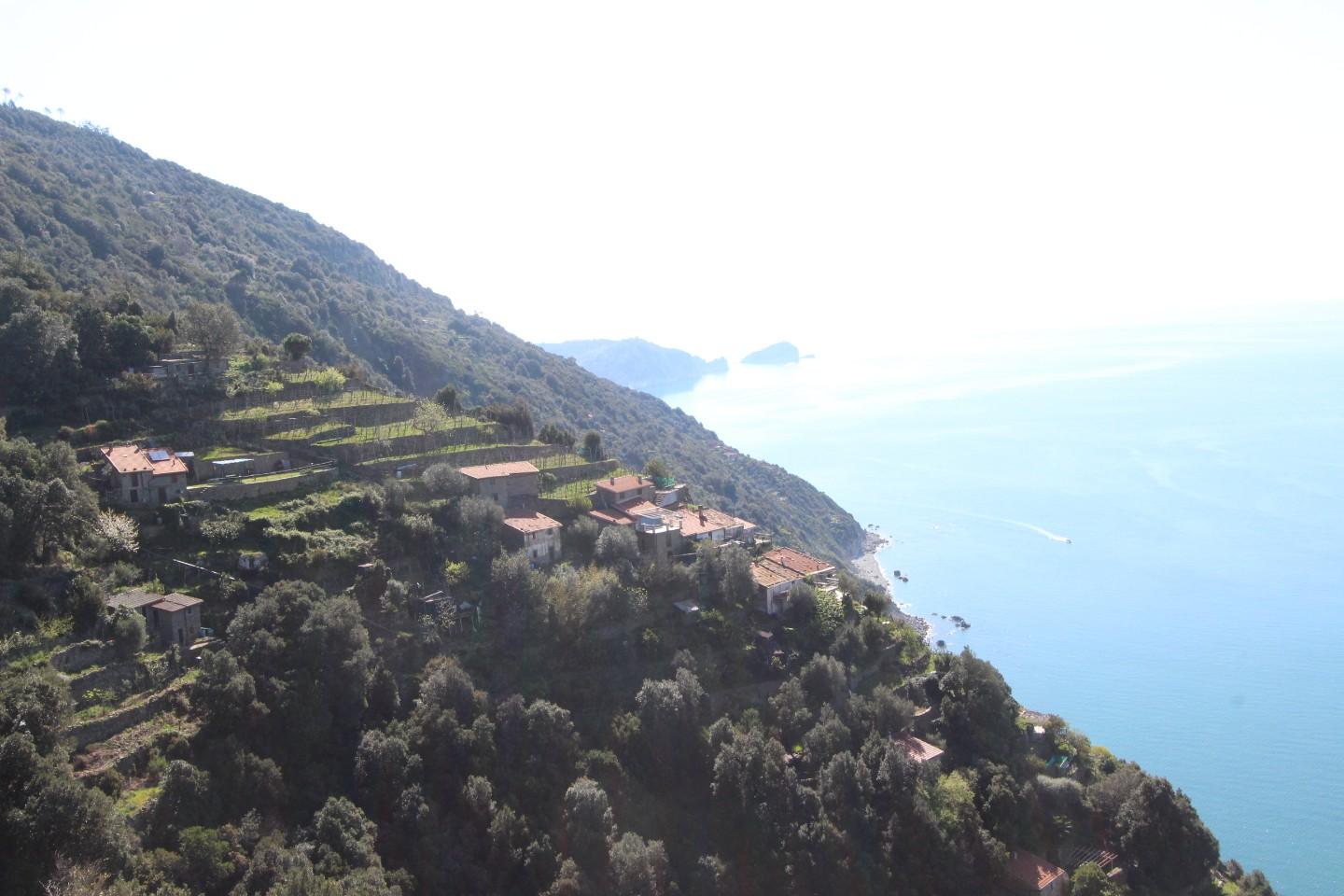 Quadrilocale con giardino a La Spezia