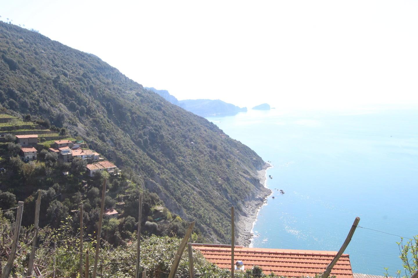 Quadrilocale con giardino a La Spezia