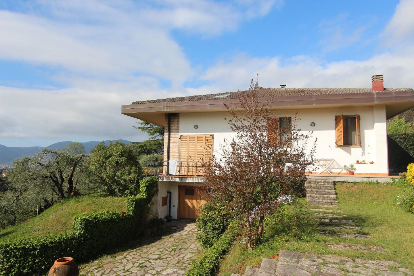 Casa indipendente con giardino, La Spezia migliarina