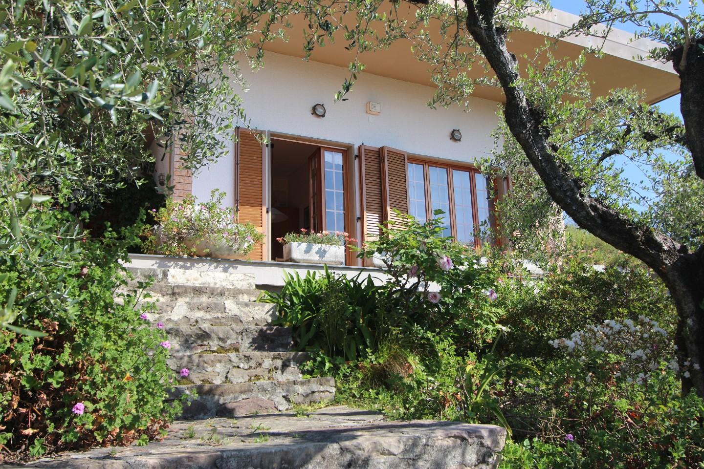 Casa indipendente con giardino, La Spezia migliarina